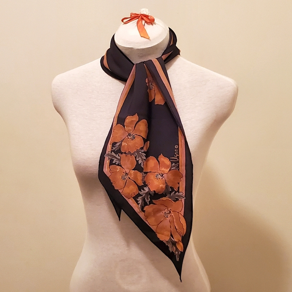 🌟Host Pick🌟 Vintage 80's Vera Long Scarf (GUC)